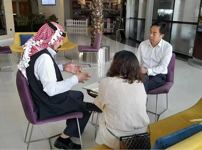 我司是如何让沙特客户一见面就签下保温管生产线合同的